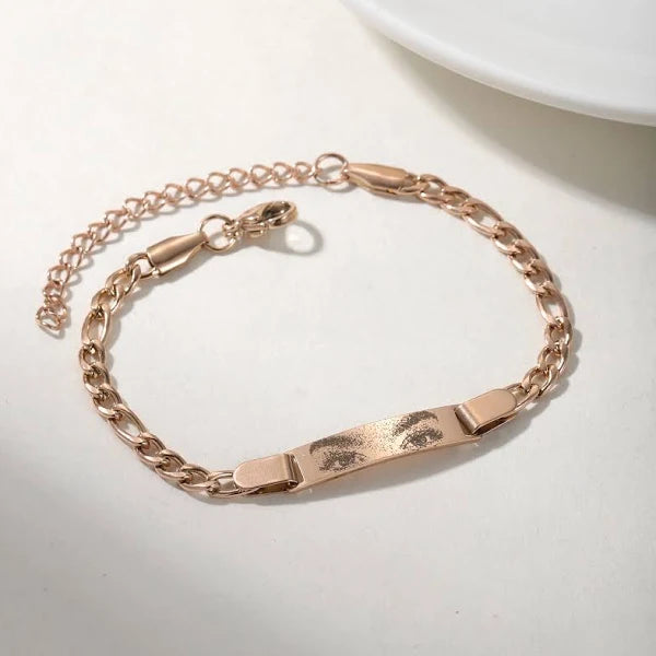Amora™ Personalised Eyes Photo Bracelet