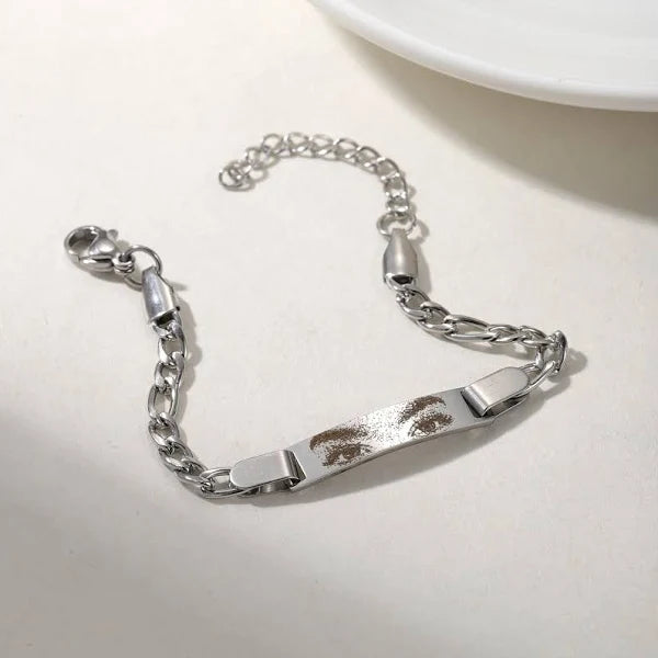 Amora™ Personalised Eyes Photo Bracelet